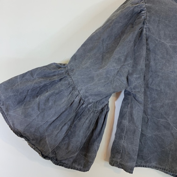 Hollister Open Back Bell Sleeve Stonewash Crop Top XS - Picture 5 of 12